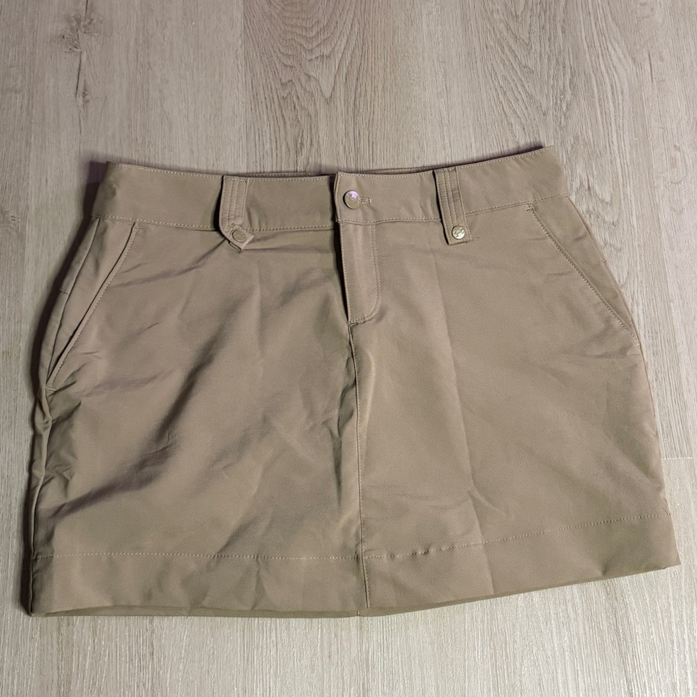 UNDER ARMOUR Athletic Skirt w/Built-In Shorts - Size 4/ Small - Khaki - NWOT